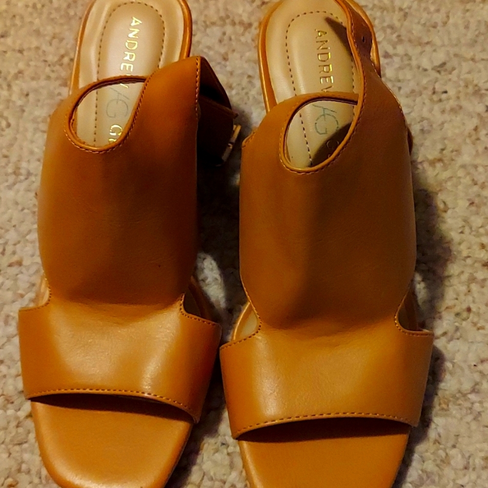 Andrew Geller sandals size6.5
